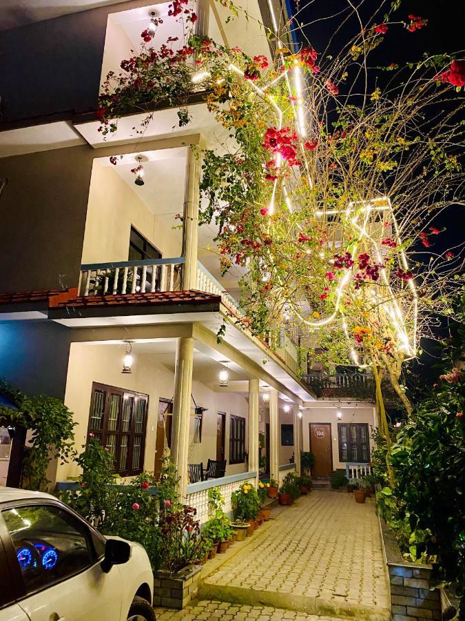 Peacock - A Family-Run Hotel Sauraha Dış mekan fotoğraf