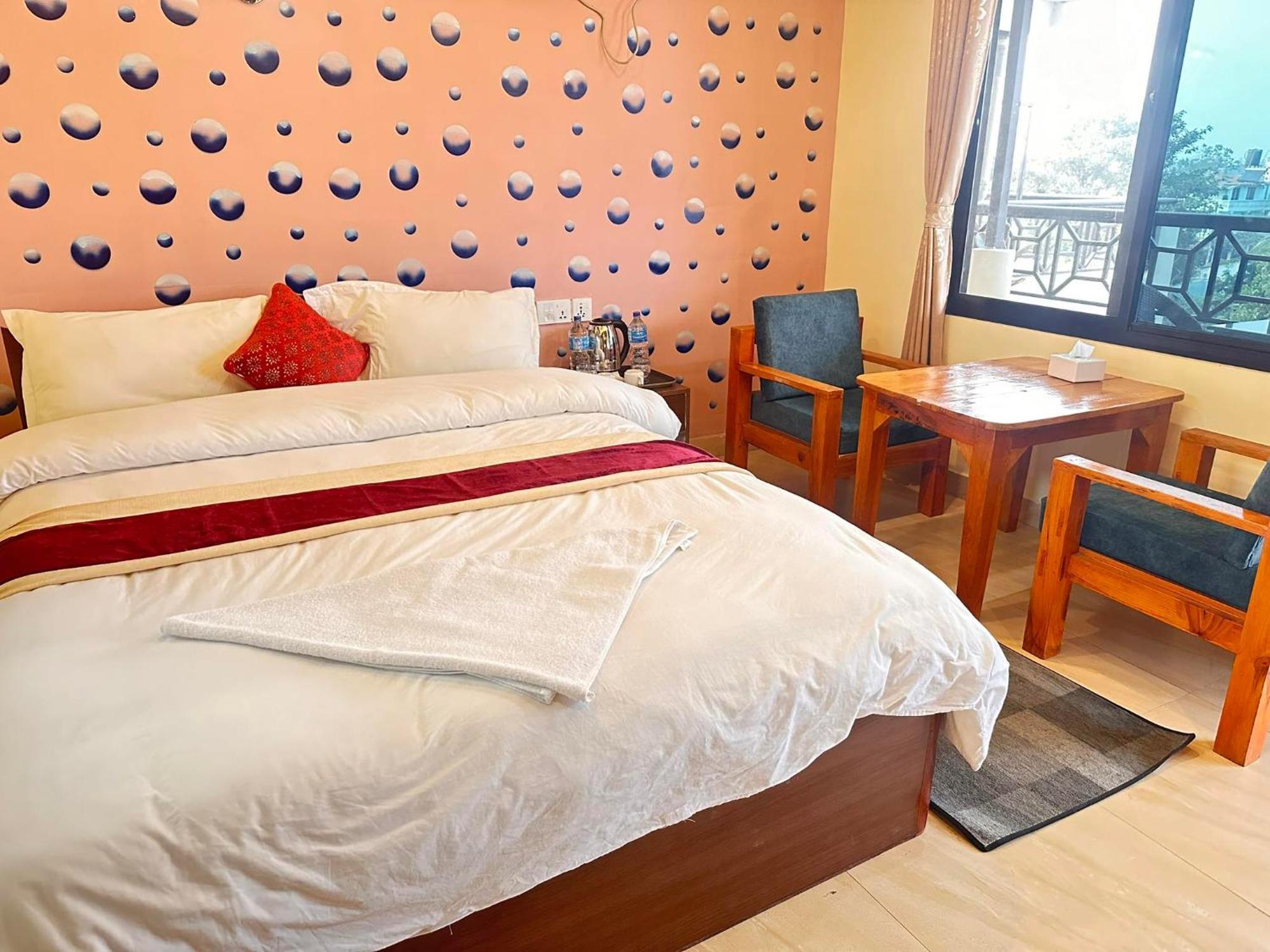 Peacock - A Family-Run Hotel Sauraha Dış mekan fotoğraf